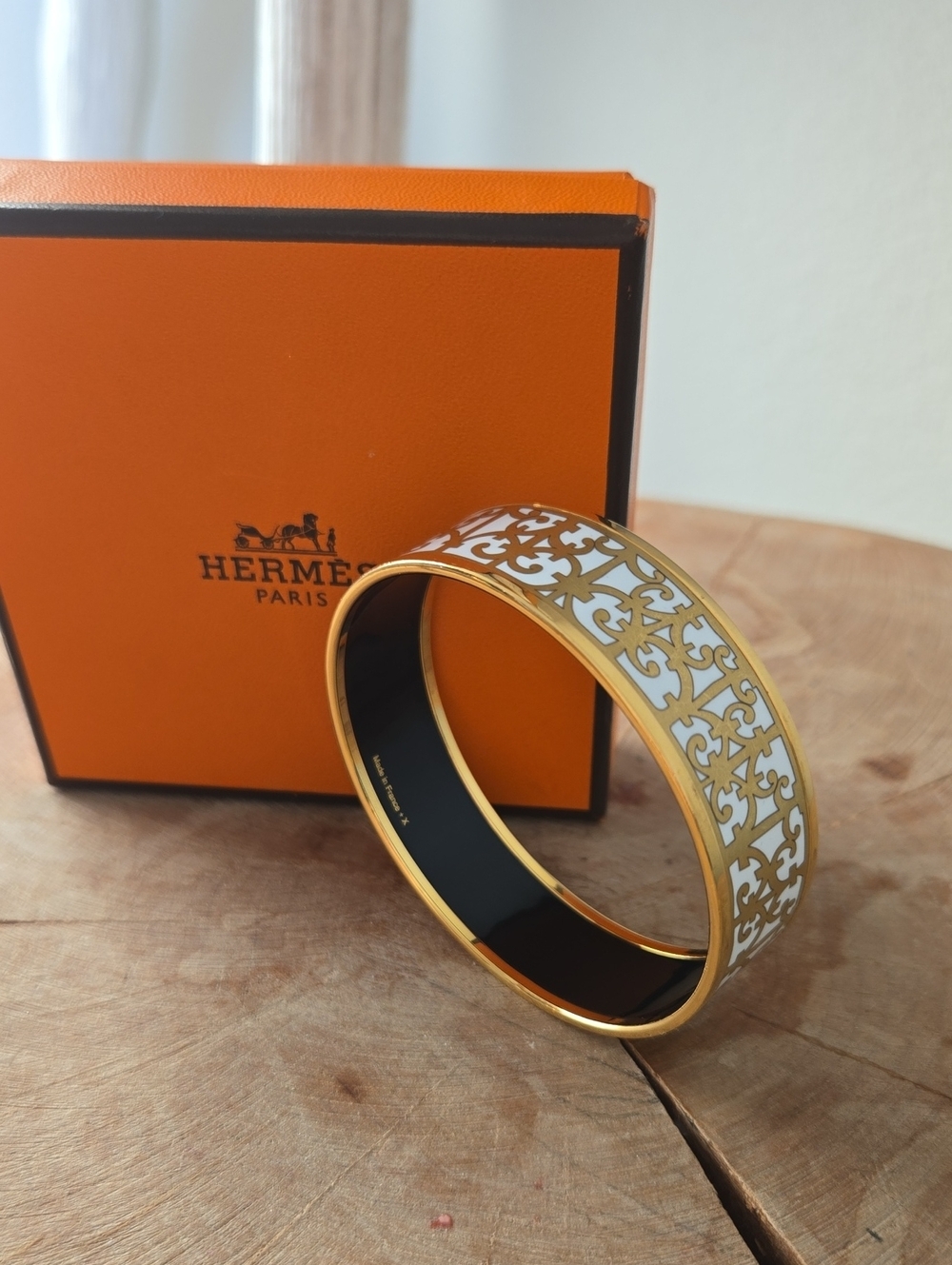 Hermès White & Gold Color Pattern Cuff With Box + Duster, VGUC, French Chic - Picture 7 of 7